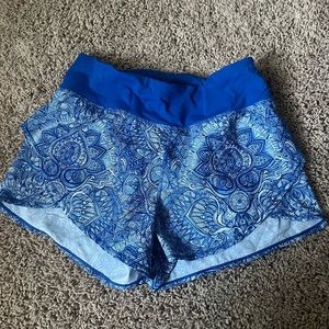 Blue & white patterned shorts
